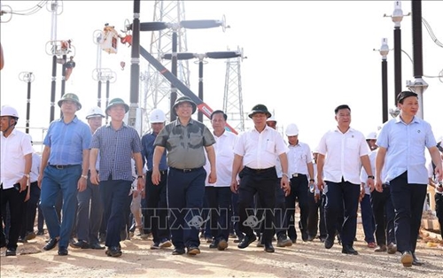 Thủ tướng Phạm Minh Chính đôn đốc, động viên lực lượng thi công đường dây tải điện 500 kV mạch 3