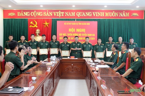 Quảng Ninh: Tuyên dương đội tuyển tham gia Hội thi lái xe an toàn Quân khu 3 năm 2024