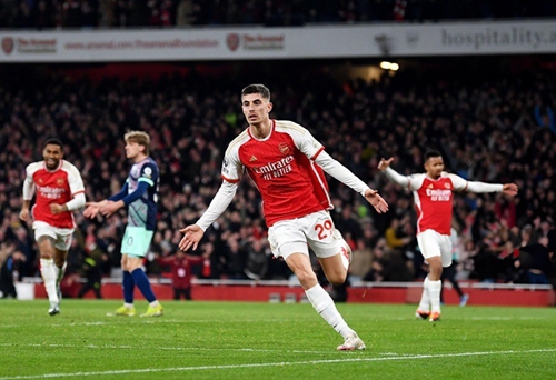 Tin thể thao hôm nay (10-3): Arsenal chiếm ngôi đầu Ngoại hạng Anh, Việt Anh phải khâu 24 mũi