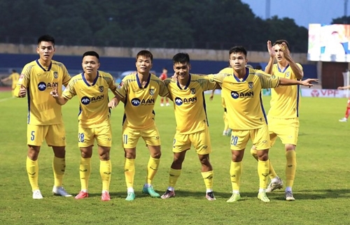 Sông Lam Nghệ An và Viettel FC: Viettel FC đứt mạch toàn thắng trước Sông Lam Nghệ An