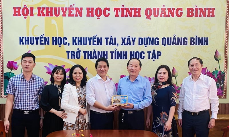 Chắp cánh ước mơ cho học sinh, sinh viên nghèo hiếu học