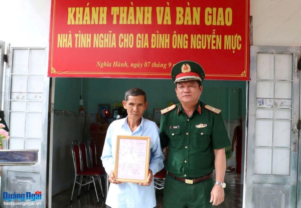 Khánh thành, bàn giao nhà tình nghĩa cho gia đình liệt sĩ