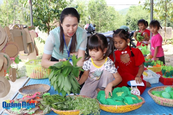 Nâng bước học sinh nghèo vượt khó