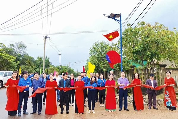 Xung kích xây dựng nông thôn mới, đô thị văn minh