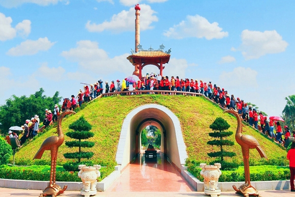 Efforts to turn tourism into a leading economic sector in Quang Tri Town