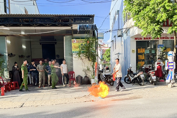 Hỗ trợ lực lượng an ninh trật tự ở cơ sở hoàn thành tốt nhiệm vụ