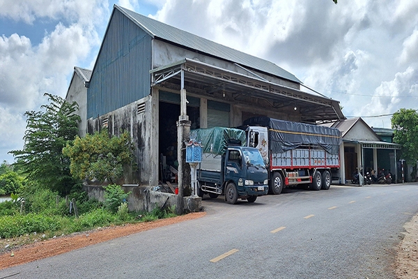 Sớm di dời nhà máy xay xát lúa ở thôn An Trung Đồng ra khỏi khu...