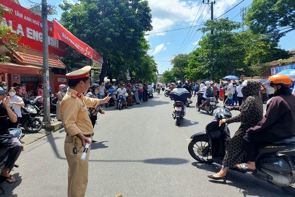 Bảo đảm an toàn giao thông đối với học sinh