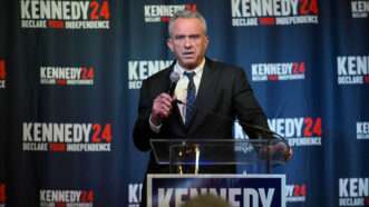 RFK Jr. lan truyền một số ý tưởng Libertarian, sau đó bán cho Thump