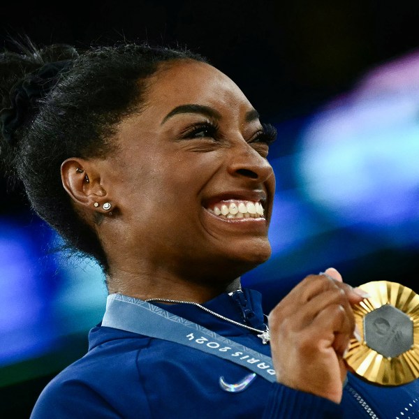 Simone Biles tạo nên lịch sử tại Thế vận hội Paris với toàn thắng vàng