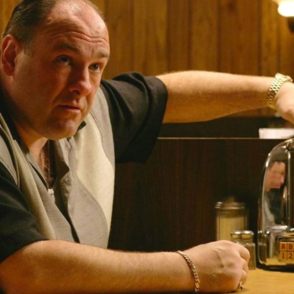 Mới khám phá ra Comment Tony Soprano sống lại — Nhưng chúng tôi có thắc mắc