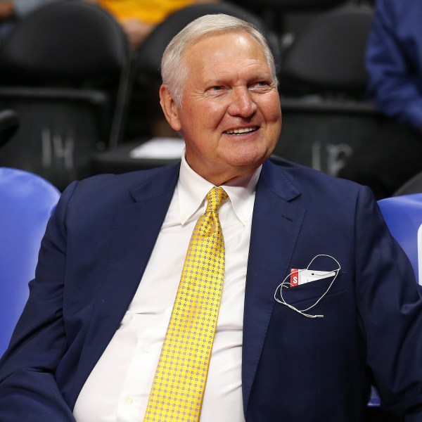 Jerry West, huyền thoại Los Angeles Người đã trở thành "The Logo" của NBA, đã chết tại 86