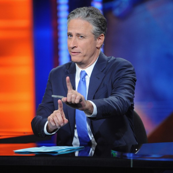 Chuyến đi dài kỳ lạ của Jon Stewart trở lại ‘The Daily Show’