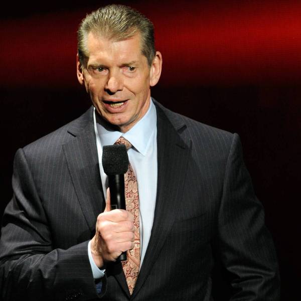 Người sáng lập WWE Vince McMahon từ chức TKO sau cáo buộc buôn bán tình dục