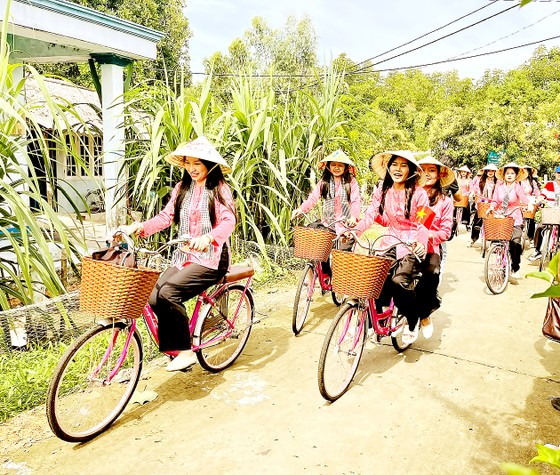 Sinh viên Lào, Campuchia trải nghiệm du lịch Cần Giờ