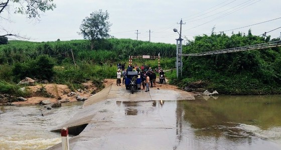 Phú Yên: Tìm thấy thi thể người đàn ông bị nước lũ cuốn trôi 200m