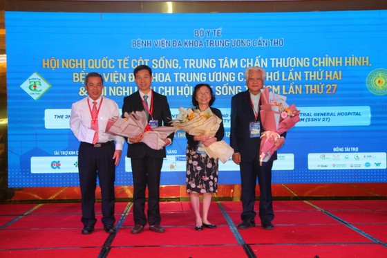 Chuyển giao kỹ thuật nội soi cột sống cho bác sĩ tại TP Cần Thơ