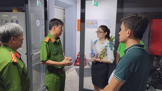 Tòa nhà ở quận 11 chưa nghiệm thu phòng cháy chữa cháy vẫn cho khách lưu trú, thuê văn phòng