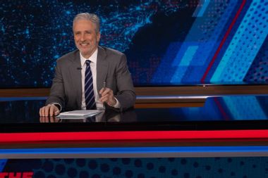 Jon Stewart chế giễu các nhà phê bình "Daily Show"