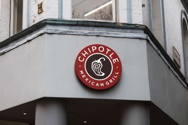 Chipotle bước vào cuộc chơi đêm khuya