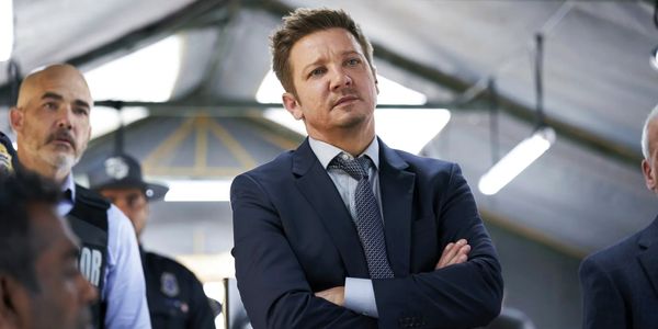 Jeremy Renner trở lại làm Thị trưởng Kingstown trong bộ ảnh phần 3 mới