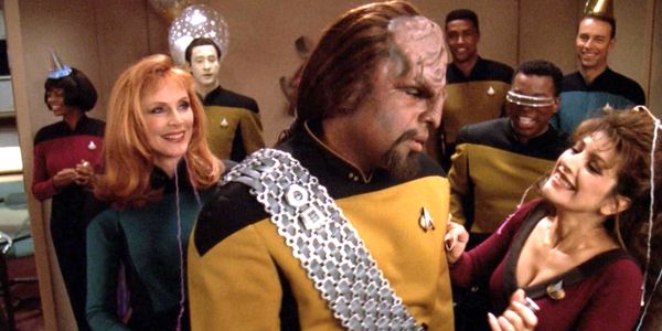 Worf gần như đã yêu một Vulcan trong Star Trek: TNG