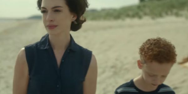 Trailer Bản năng làm mẹ: Anne Hathaway & Jessica Chastain đóng vai chính trong phim kinh dị tâm lý mới