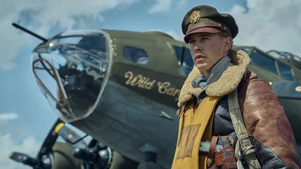 Austin Butler bước vào bầu trời do Spielberg sản xuất trong trailer The Masters Of The Air