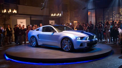 Ford Mustang nào trong phim 'Ned for Speed' film?