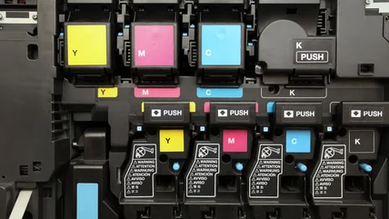 Ink Vs. Toner: Sự khác biệt & cái nào là tốt nhất cho nhu cầu in ấn của bạn