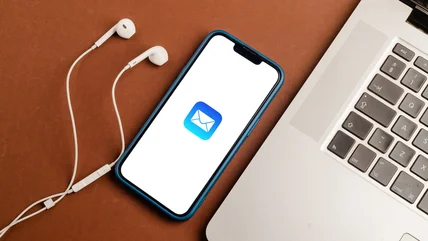 Làm thế nào để ngăn chặn thư điện tử trên truy cập thư mục iPhone