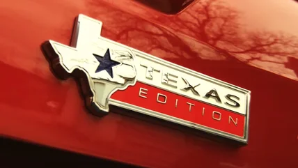 "Texas Edition" nghĩa là gì trên Chevy và xe tải Ford?