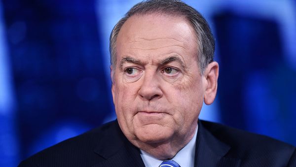 Mike Huckabee đang rời TV Cho thấy mục đích cao cả hơn?