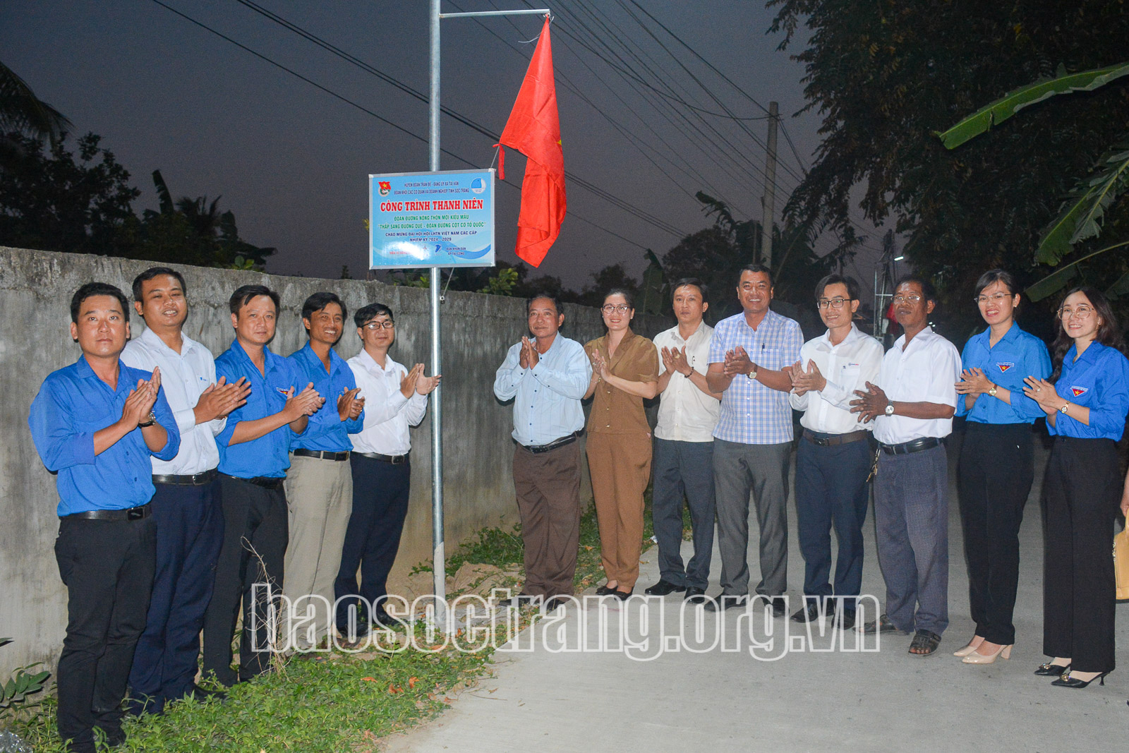 Công trình thanh niên Đoạn đường nông thôn mới kiểu mẫu tạo điểm nhấn cho vùng nông thôn