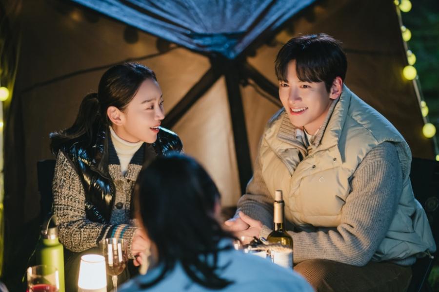 Buổi cắm trại của Ji Chang Wook và Shin Hye Sun bị gián đoạn trong “Welcome To Samdalri”