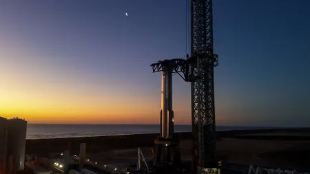 SpaceX di chuyển siêu nặng để đệm trước chuyến bay thứ 4 (thành phố)