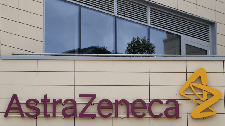 AstraZeneca có thể giữ lời hứa không?