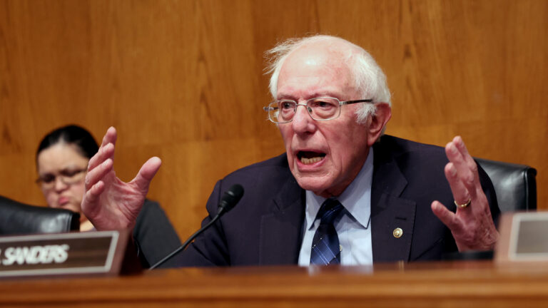 STAT Hơn nữa: Bernie Sanders nhắm mục tiêu ‘ với giá quá cao của Ozemic