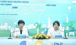 'Chạm để yêu thương' lan tỏa giá trị hạnh phúc gia đình trẻ