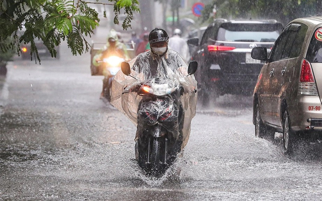 Miền Bắc tiếp diễn mưa dông, nhiều khu vực thiệt hại lên đến hàng chục tỷ đồng