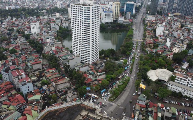 Lý do tuyến đường nội thành Hà Nội dài 2,2km làm 7 năm chưa xong