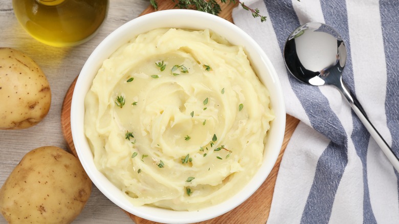 Powdered Milk Is The Flavorful Way To Thicken Mashed Potatoes