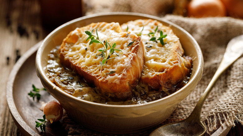 The Best Type Of Wine To Use In Traditional French Onion Soup