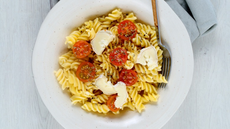 Goat Cheese Makes For A Tangy Pasta Dish, No Sauce Needed