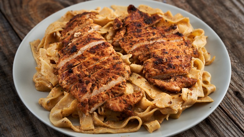 Why Blackened Chicken Belongs In More Of Your Pasta Dishes