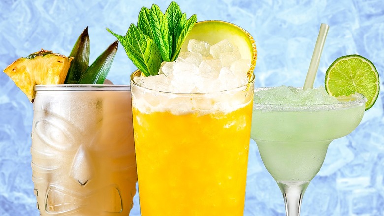 13 Loại Cocktail Bạn Nên Đặt Trên Đá