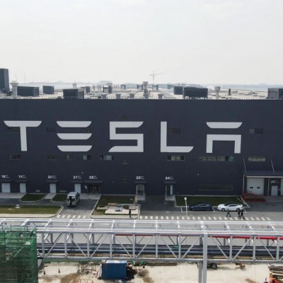 Tesla Cuts China Plant Output Amid EV Market Challenges