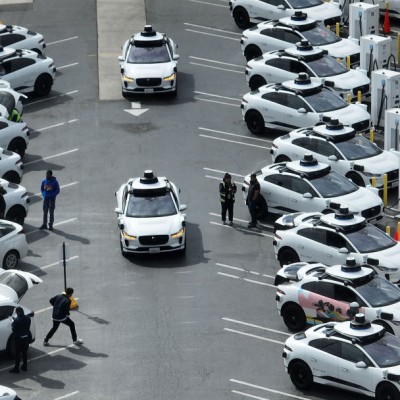 Waymo's Driverless Taxis Expand in LA and San Francisco, Receiving Regulatory Approval Grant