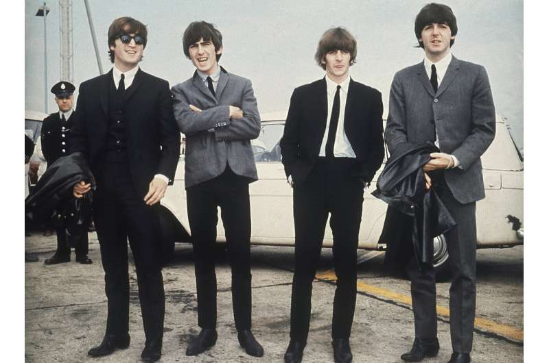 Nghe bài hát mới cuối cùng của Beatles cùng John, Paul, George, Ringo và công nghệ AI: 'Now and Then'