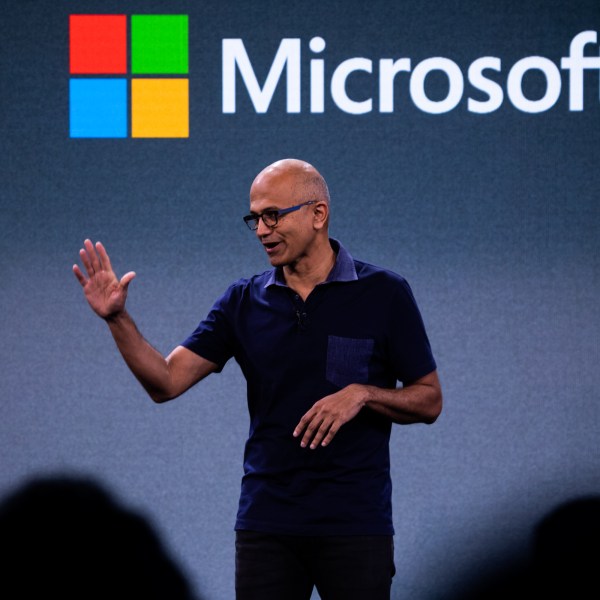 Giám đốc điều hành Microsoft Satya Nadella gợi ý rằng Sam Altman có thể quay trở lại OpenAI